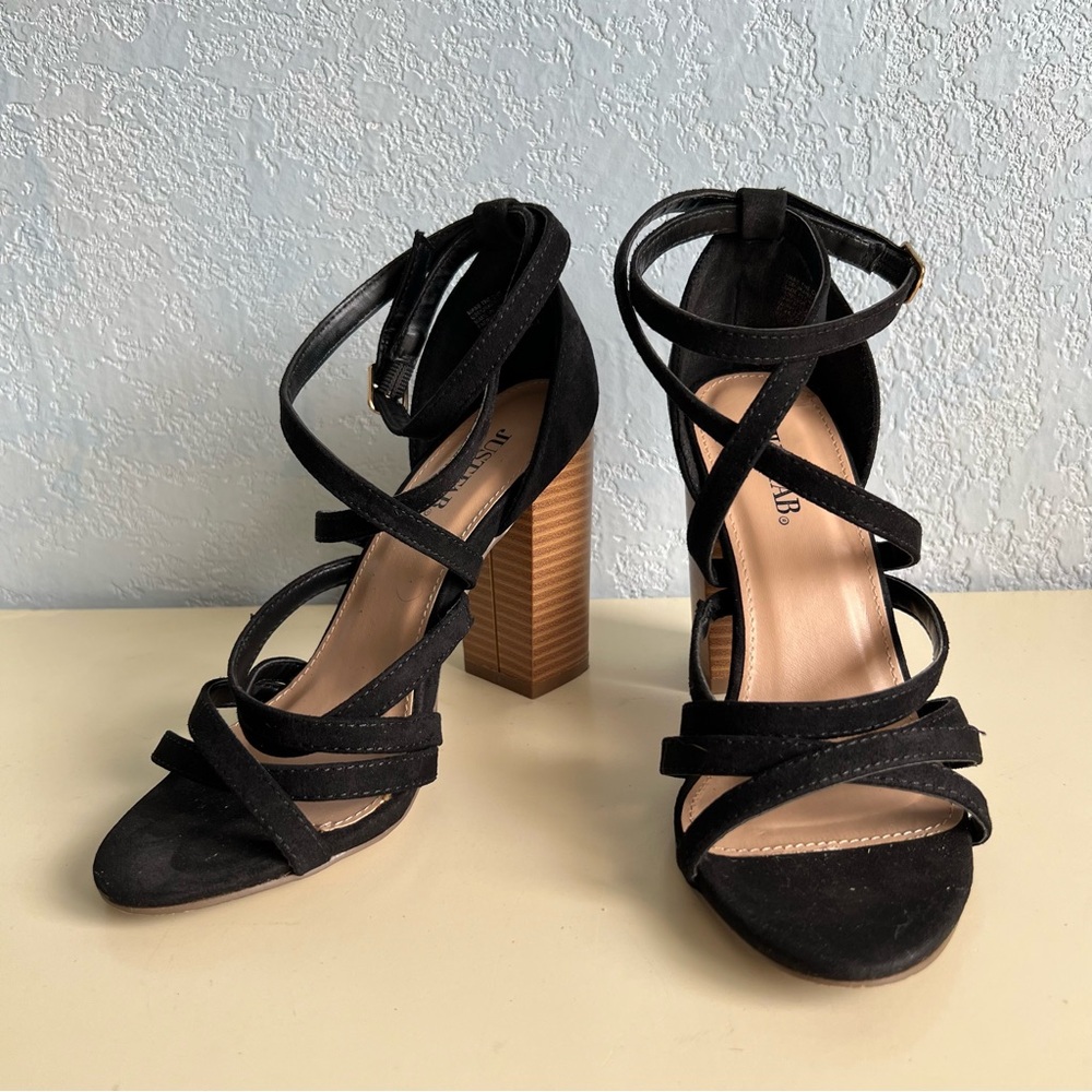 JustFab Black Suede Strappy Block Heel Sandals – Size 6